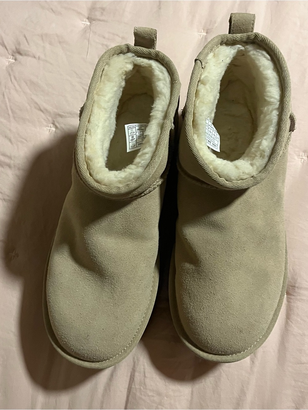 UGG Classic Ultra Mini Platform - Sand